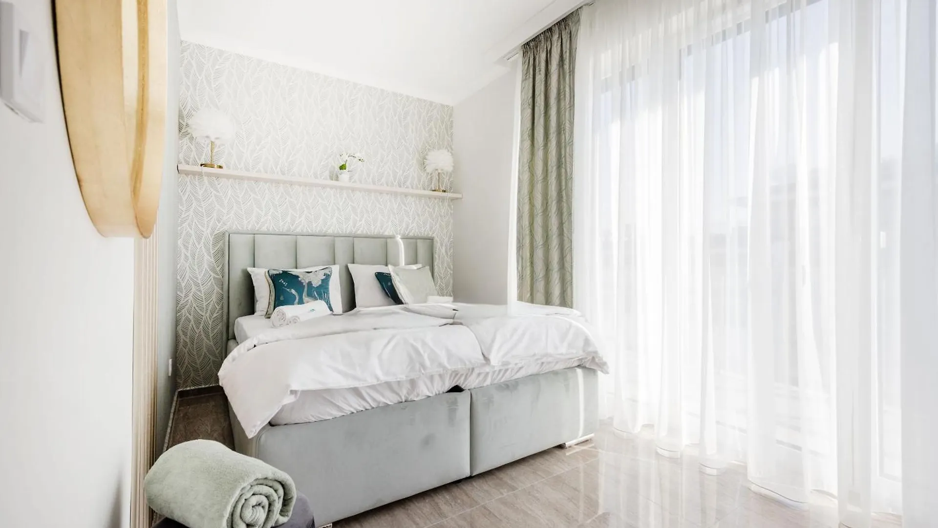 Your Ideal City Escape With Parking Included Budapest 0*,