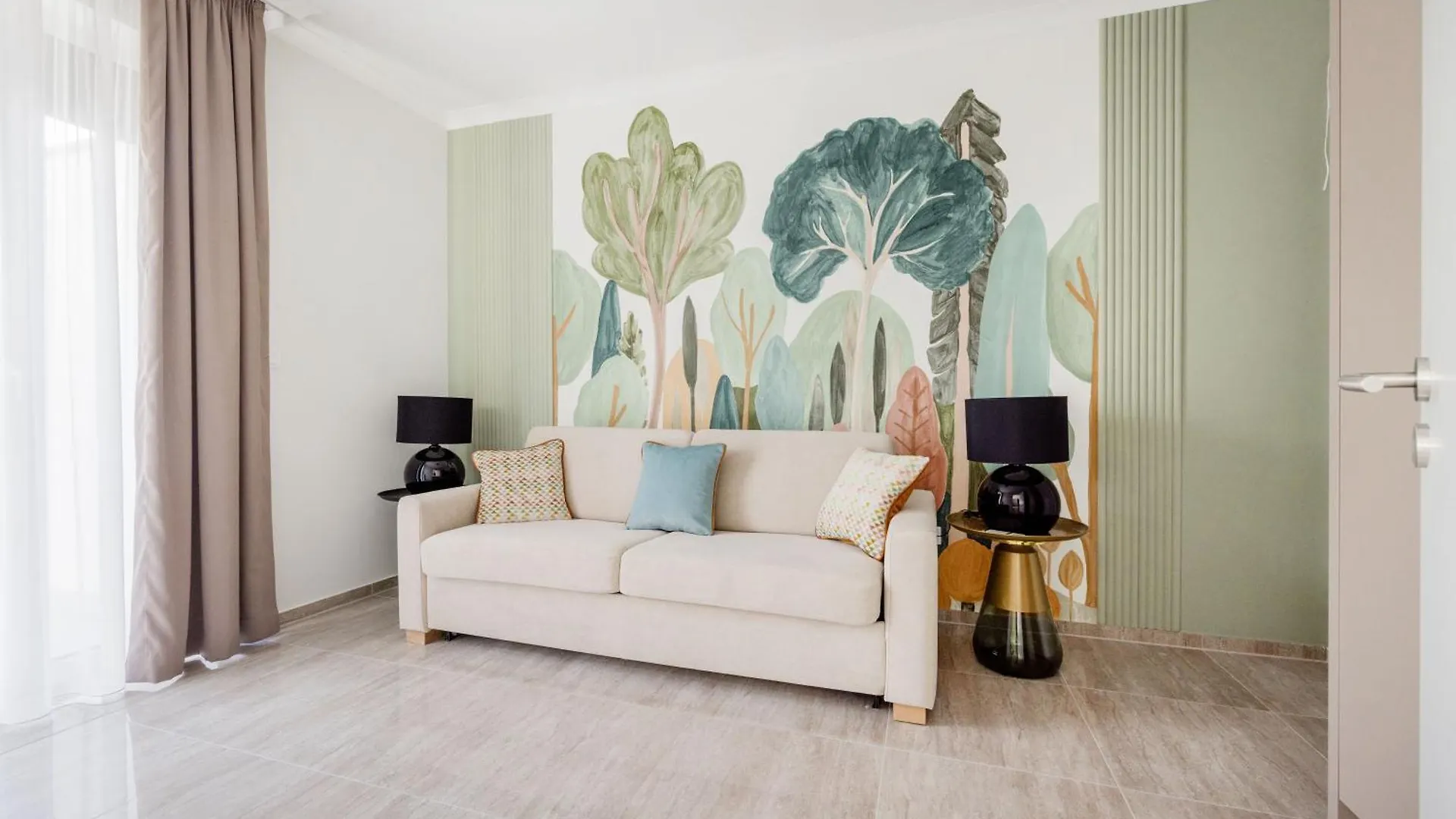 Your Ideal City Escape With Parking Included Budapest