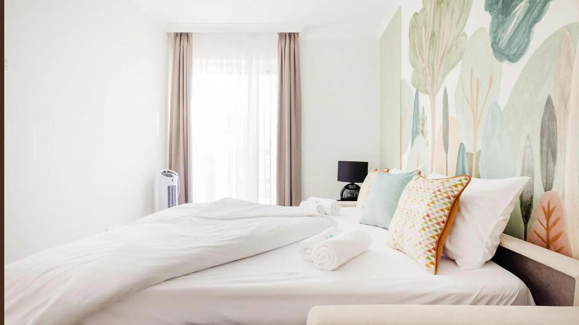 Your Ideal City Escape With Parking Included Budapest Hungría