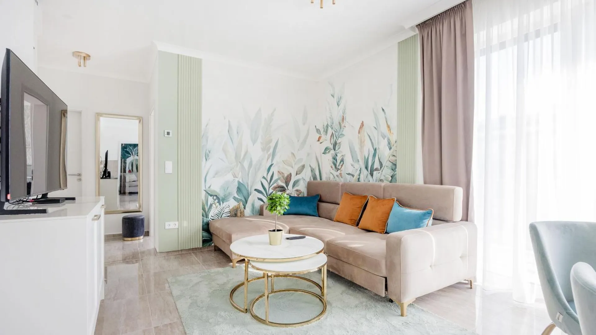 Your Ideal City Escape With Parking Included Budapest