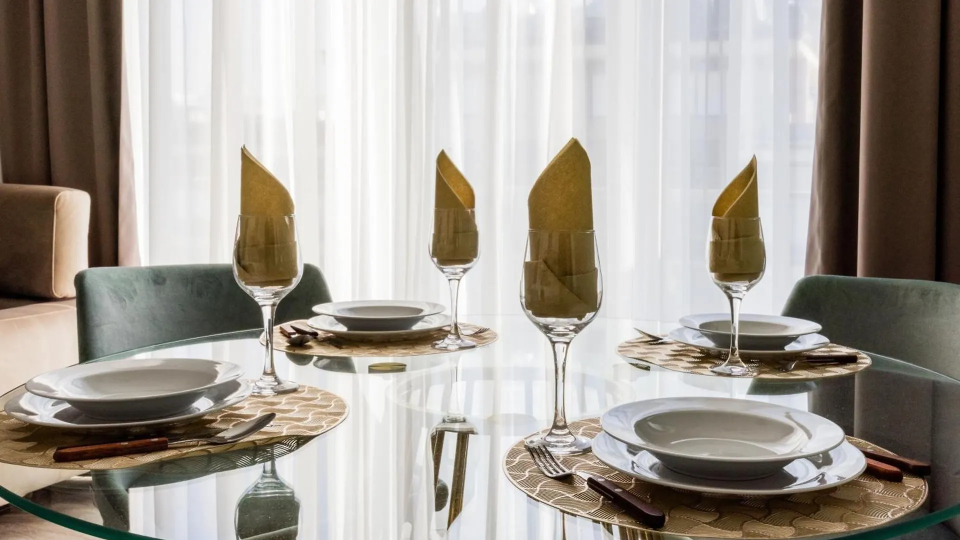Your Ideal City Escape With Parking Included Budapest Hungría
